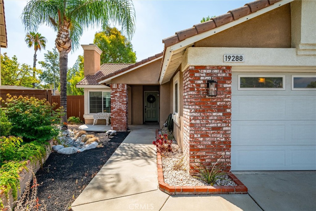 19288 White Dove Lane Riverside, CA 92508 - Photo 4 of 60