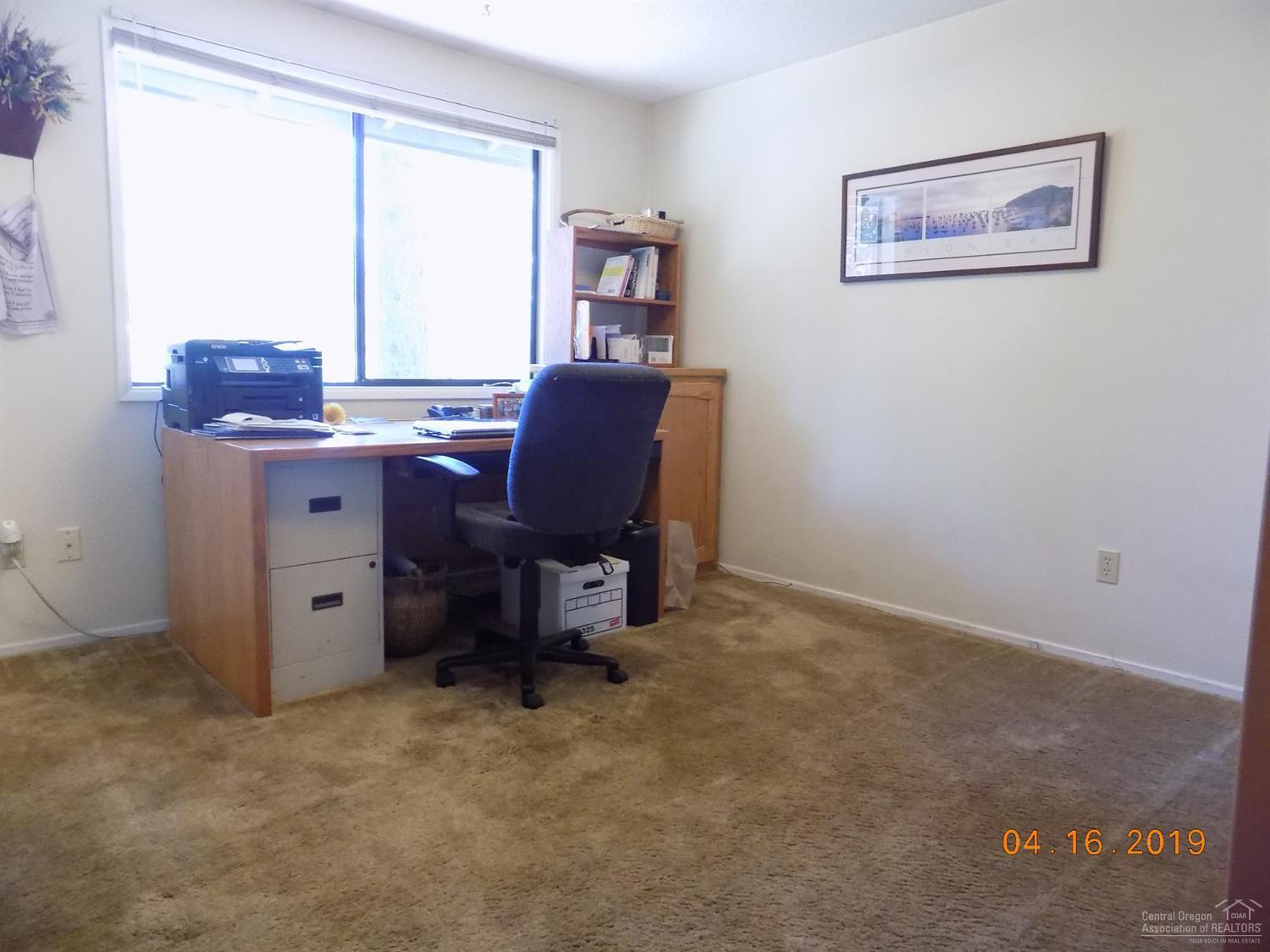 18853 Shoshone Road Bend, OR 97702 - Photo 18 of 25 Guest room/office features murphy bed fo