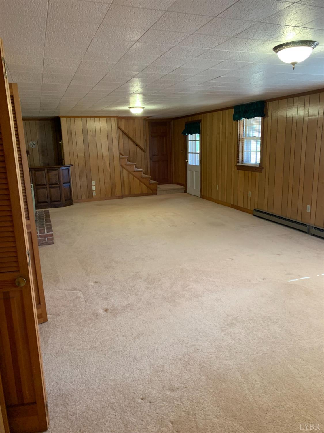 336 North Main Street Amherst, VA 24521 - Photo 43 of 60 an empty room with windows