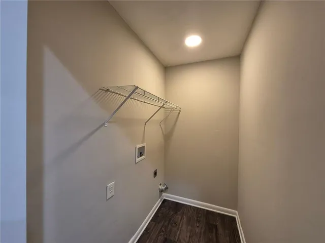 a view of utility room