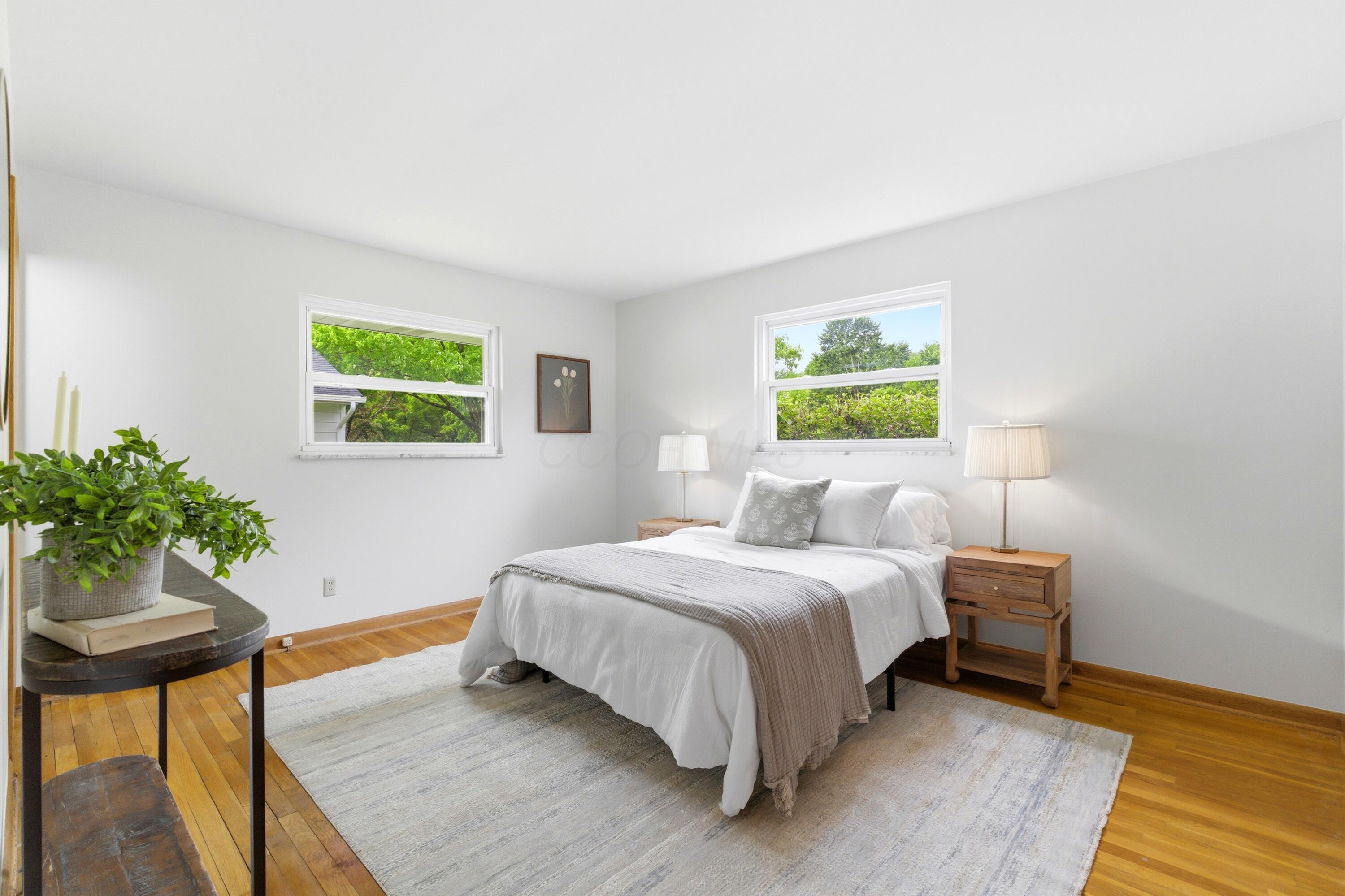 1461 Ridgeview Road Columbus, OH 43221 - Photo 27 of 48 Big enough for a King bed & seating!