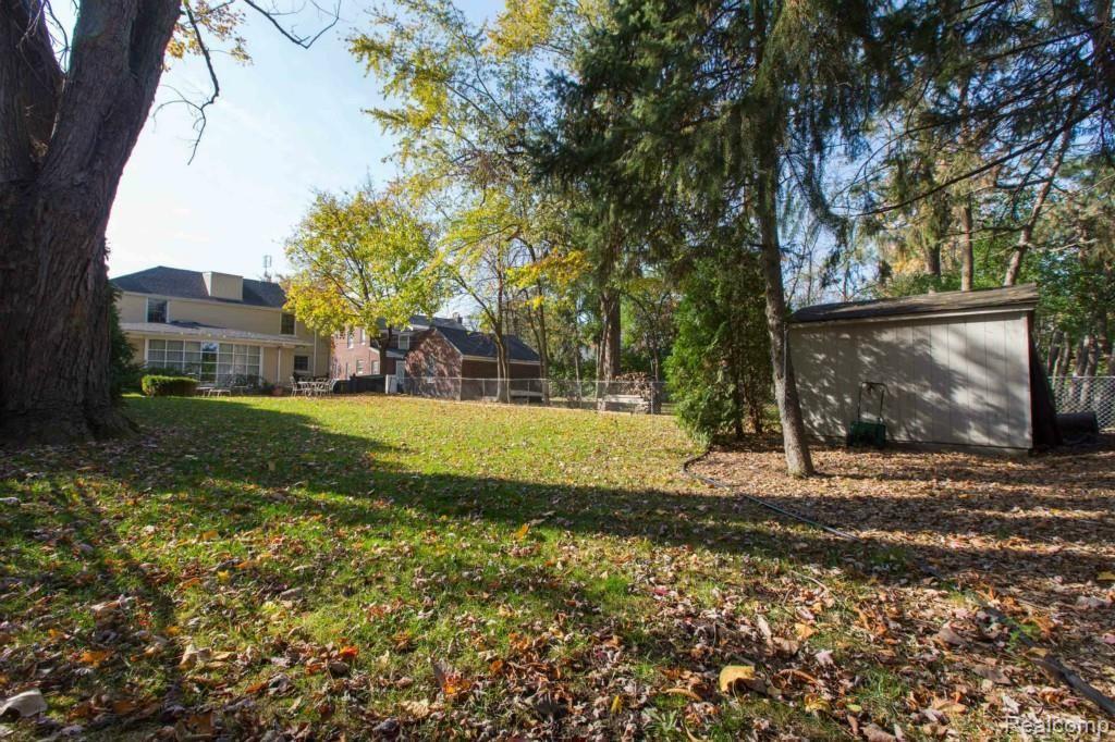 1450 Oxford Road Grosse Pointe, MI 48236 - Photo 22 of 24 av Oxford_032.jpg