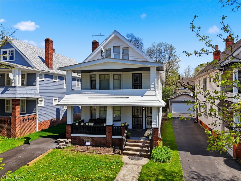 829 Helmsdale Road Cleveland, OH 44112 - Photo 2 of 26