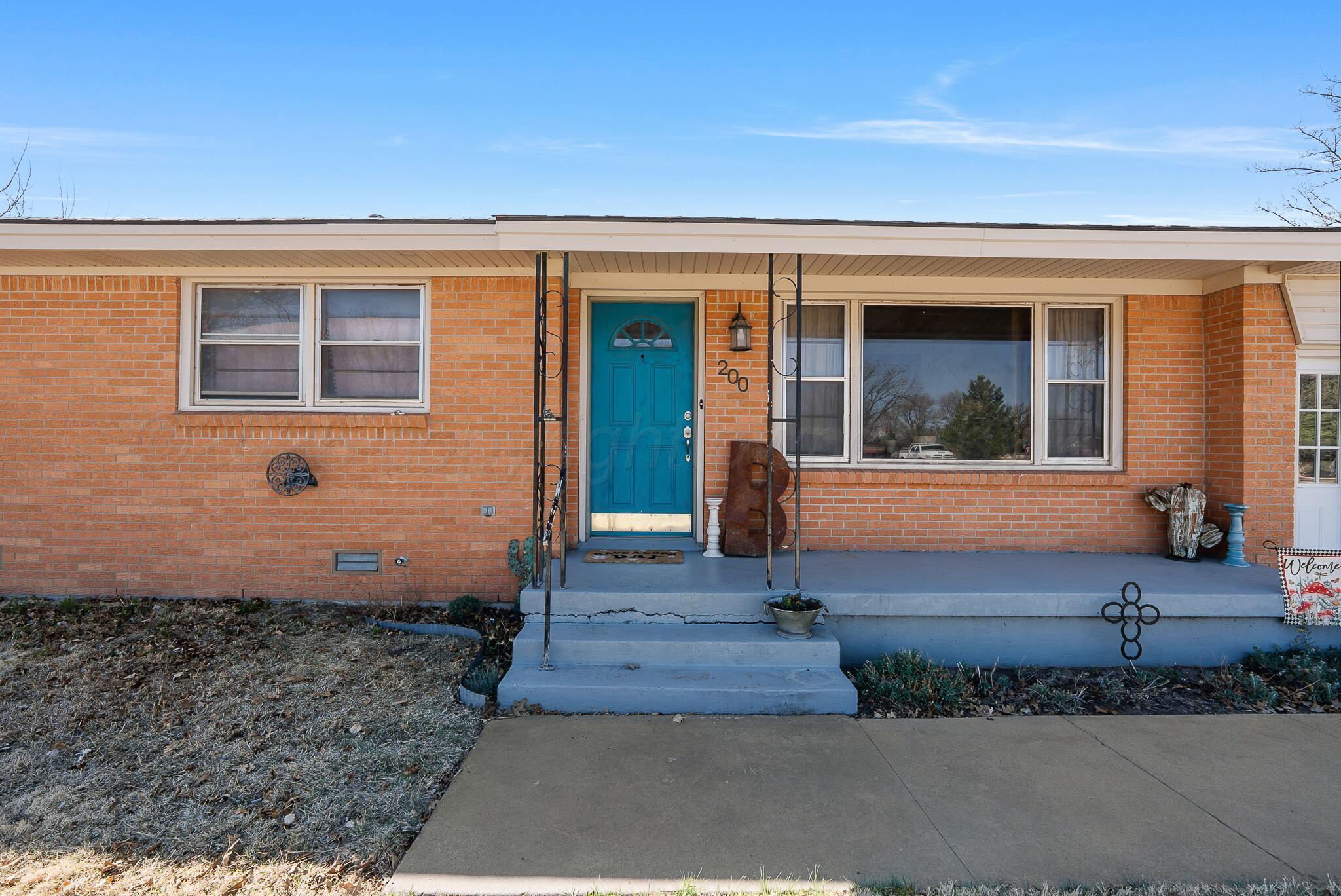 200 Western Street Claude, TX 79019 - Photo 2 of 26 IMG_0168