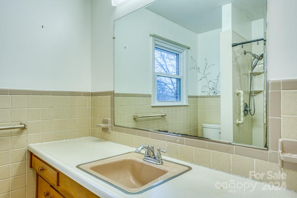34 Azalea Road Arden, NC 28704 - Photo 37 of 44 Gallery Image 37