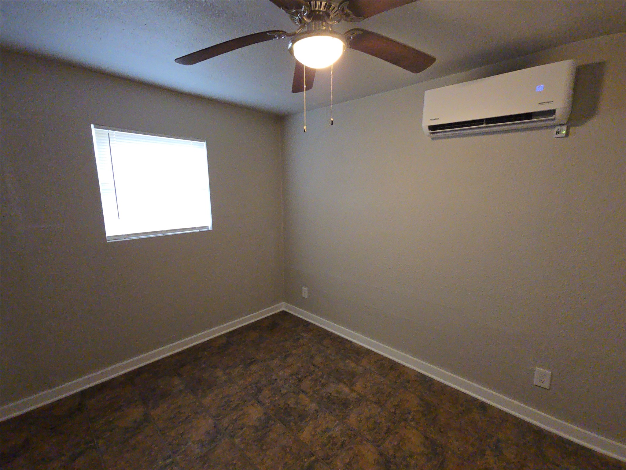 3335 Tuam Street, Unit 4 Houston, TX 77004 - Photo 9 of 16