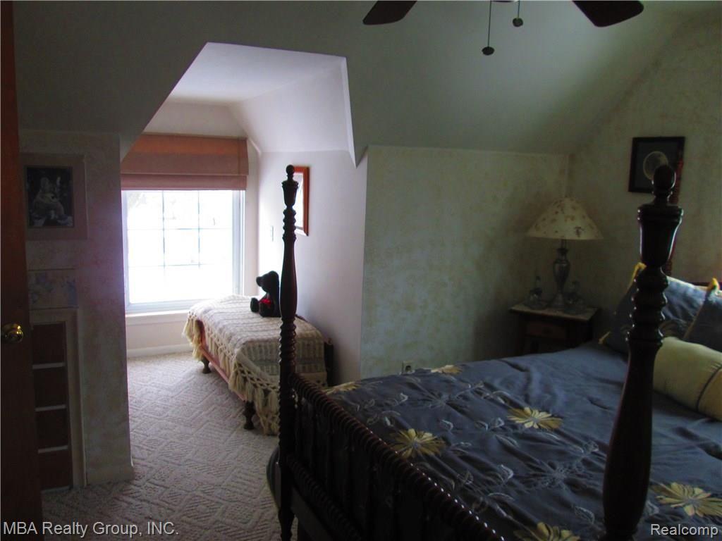 21169 Thorofare Road Grosse Ile, MI 48138 - Photo 29 of 54 IMG_8751.JPG