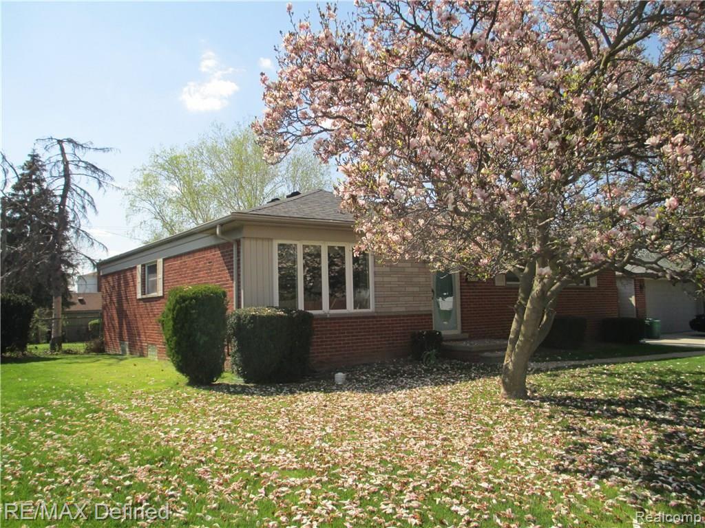 32151 Hayes Road Warren, MI 48088 - Photo 28 of 28 IMG_9983.JPG