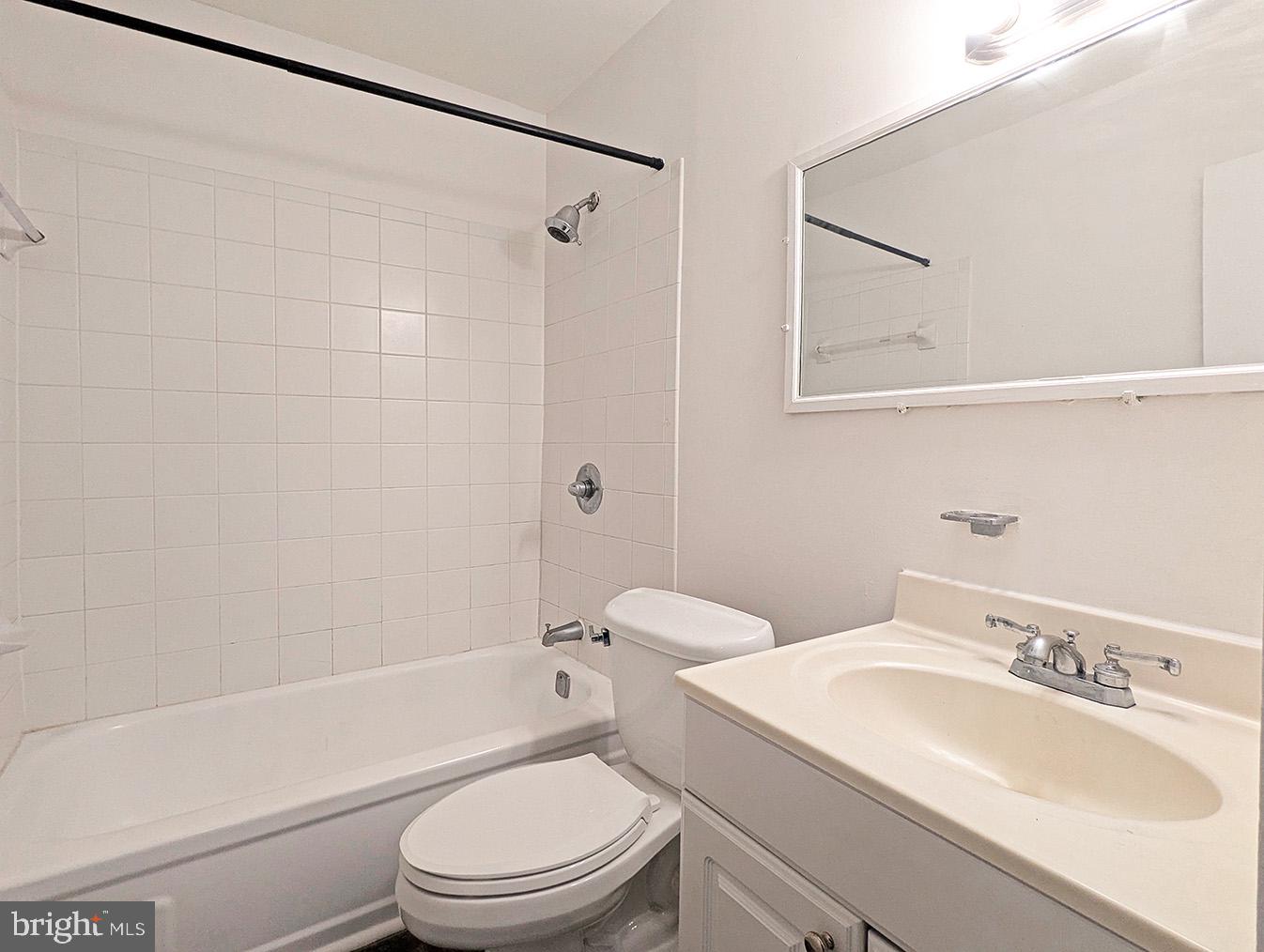 6141 Edsall Road, Unit B Alexandria, VA 22304 - Photo 17 of 18