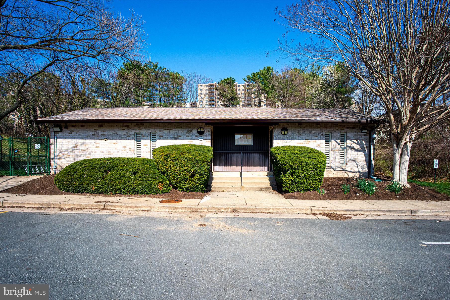 6141 Edsall Road, Unit B Alexandria, VA 22304 - Photo 24 of 27 front view of a house with a yard