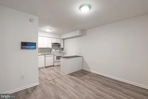 $249,900 | 6141 Edsall Road, Unit B, Alexandria, VA 22304