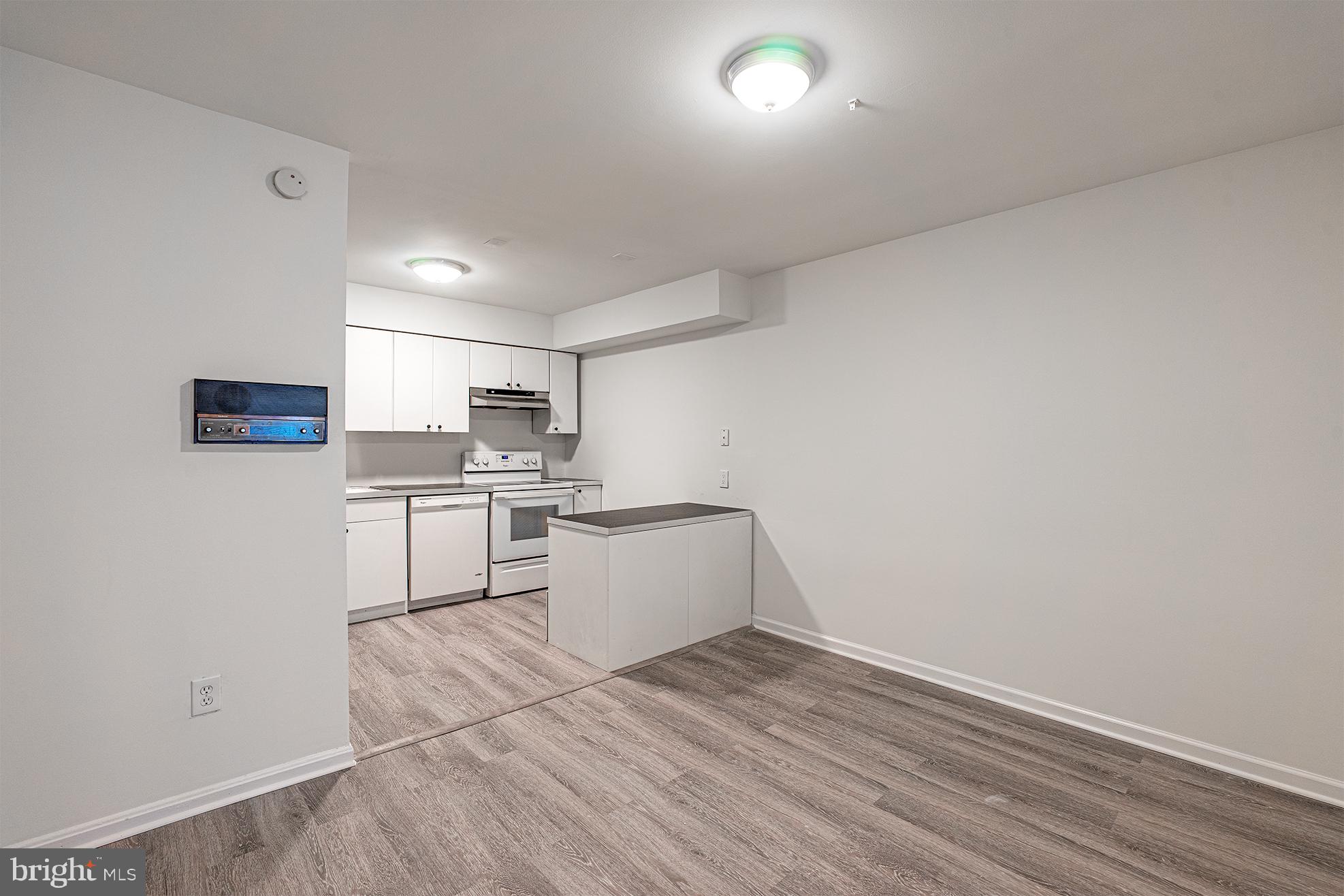 6141 Edsall Road, Unit B Alexandria, VA 22304 - Photo 8 of 18