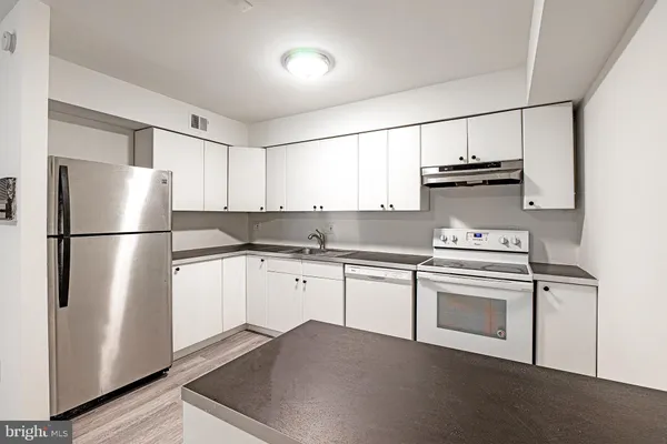 $249,900 | 6141 Edsall Road, Unit B, Alexandria, VA 22304