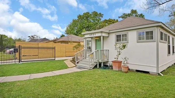 $1,350 | 4521 Normandy Way, Houston, TX 77021