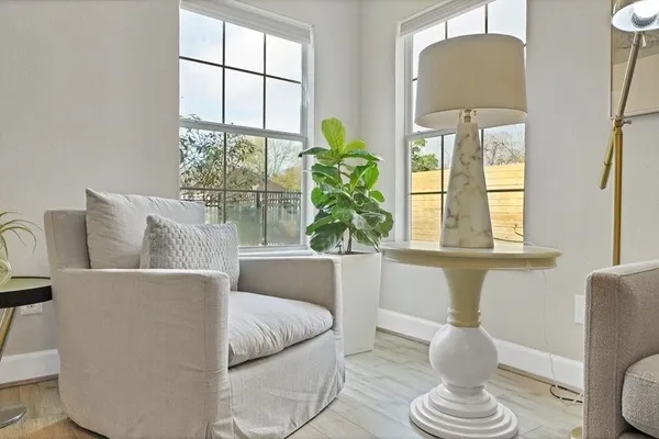 $1,350 | 4521 Normandy Way, Houston, TX 77021