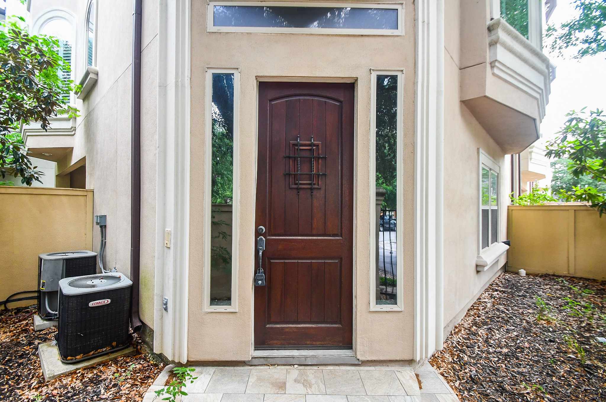 717 Welch Street Houston, TX 77006 - Photo 1 of 32