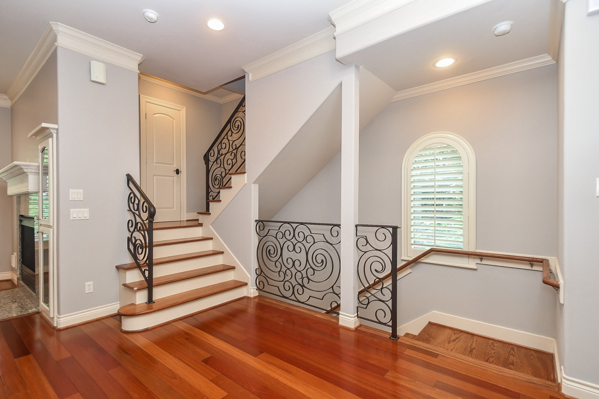 717 Welch Street Houston, TX 77006 - Photo 4 of 24