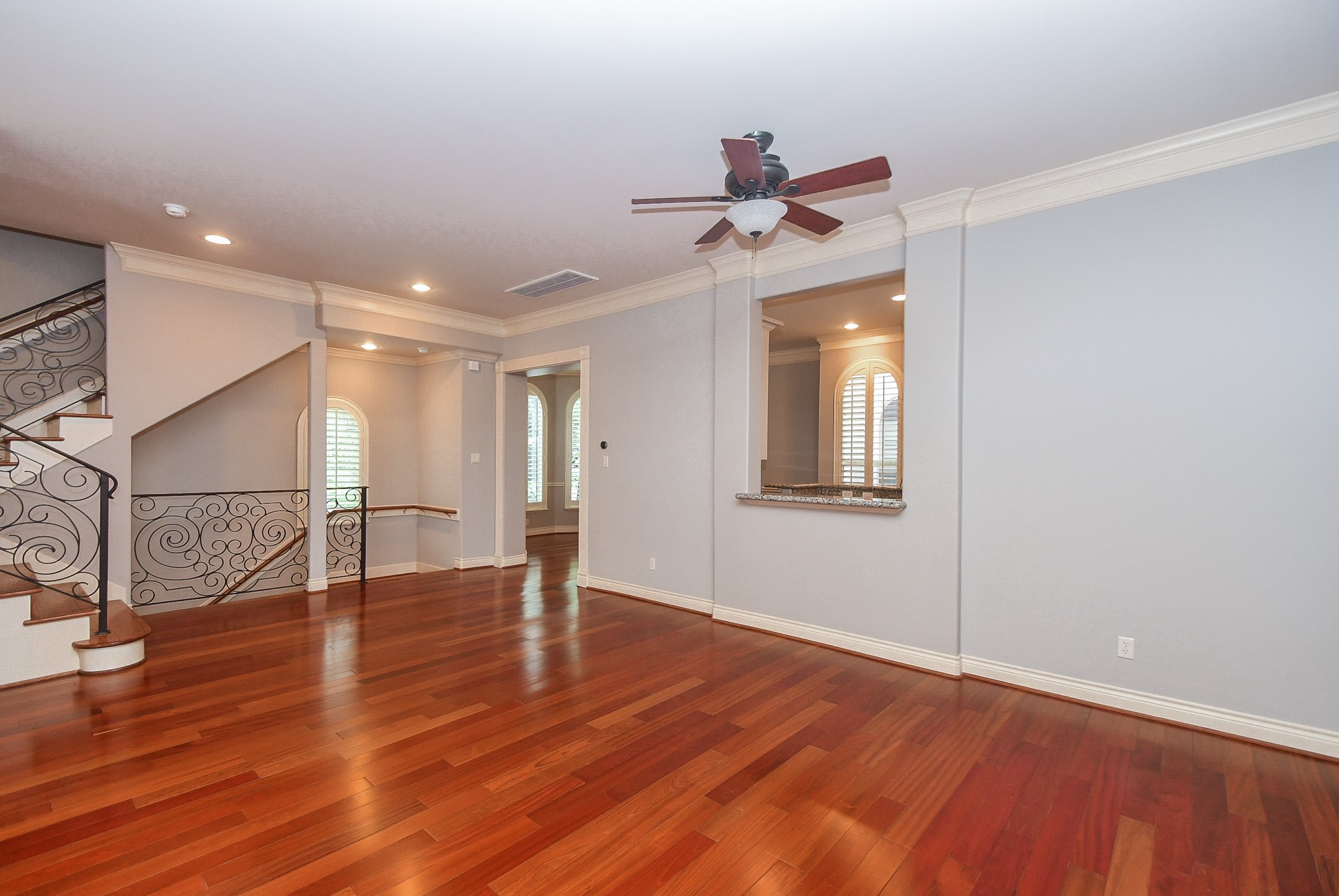 717 Welch Street Houston, TX 77006 - Photo 8 of 24