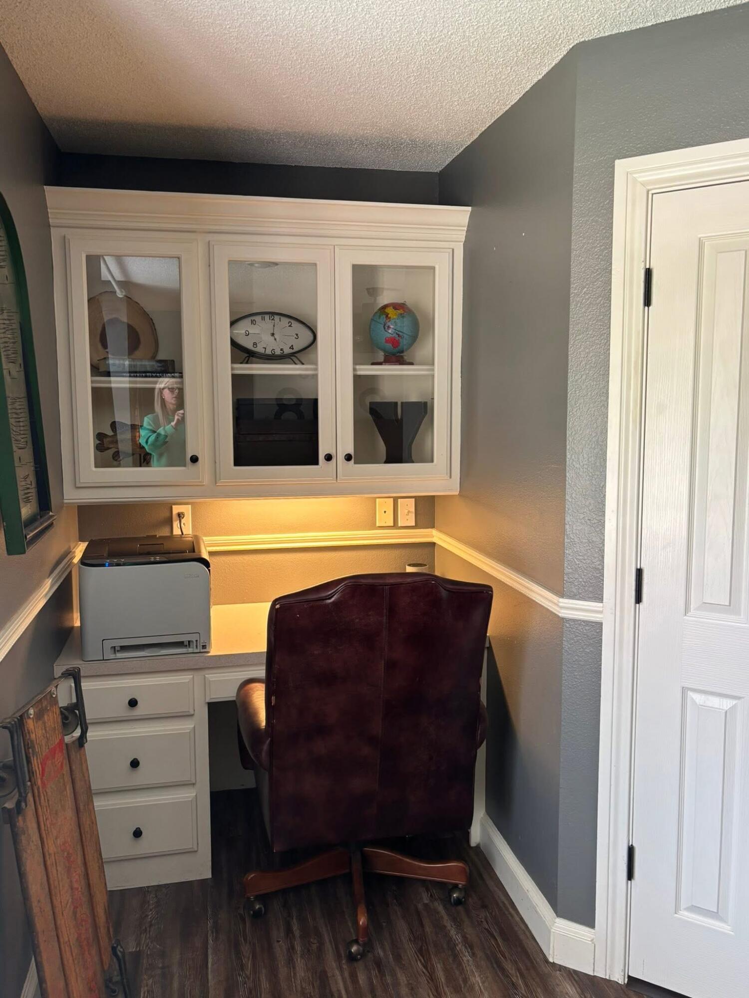 1402 9th Street Shallowater, TX 79363 - Photo 32 of 49 a room with furniture and a window