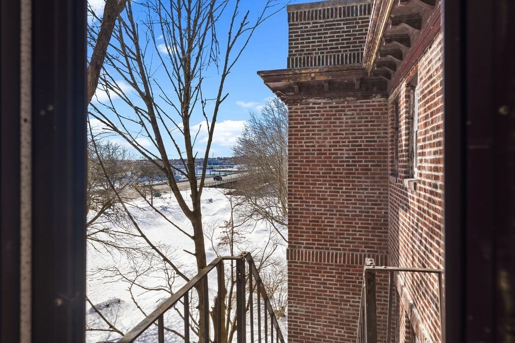 138 South Main Street, Unit 13 Fairhaven, MA 02719 - Photo 29 of 31