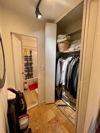 $2,500 | 300 West 55th Street, Unit 8W | Hell's Kitchen