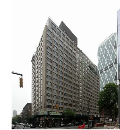 $2,500 | 300 West 55th Street, Unit 8W | Hell's Kitchen