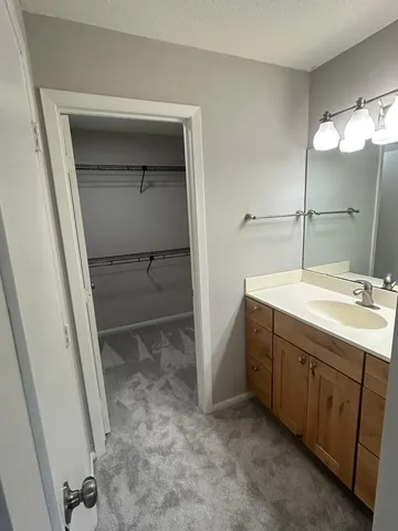 $1,995 | 15105 Lesley Lane, Eden Prairie, MN 55346