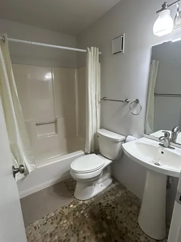 $1,995 | 15105 Lesley Lane, Eden Prairie, MN 55346