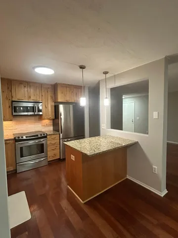 $1,995 | 15105 Lesley Lane, Eden Prairie, MN 55346