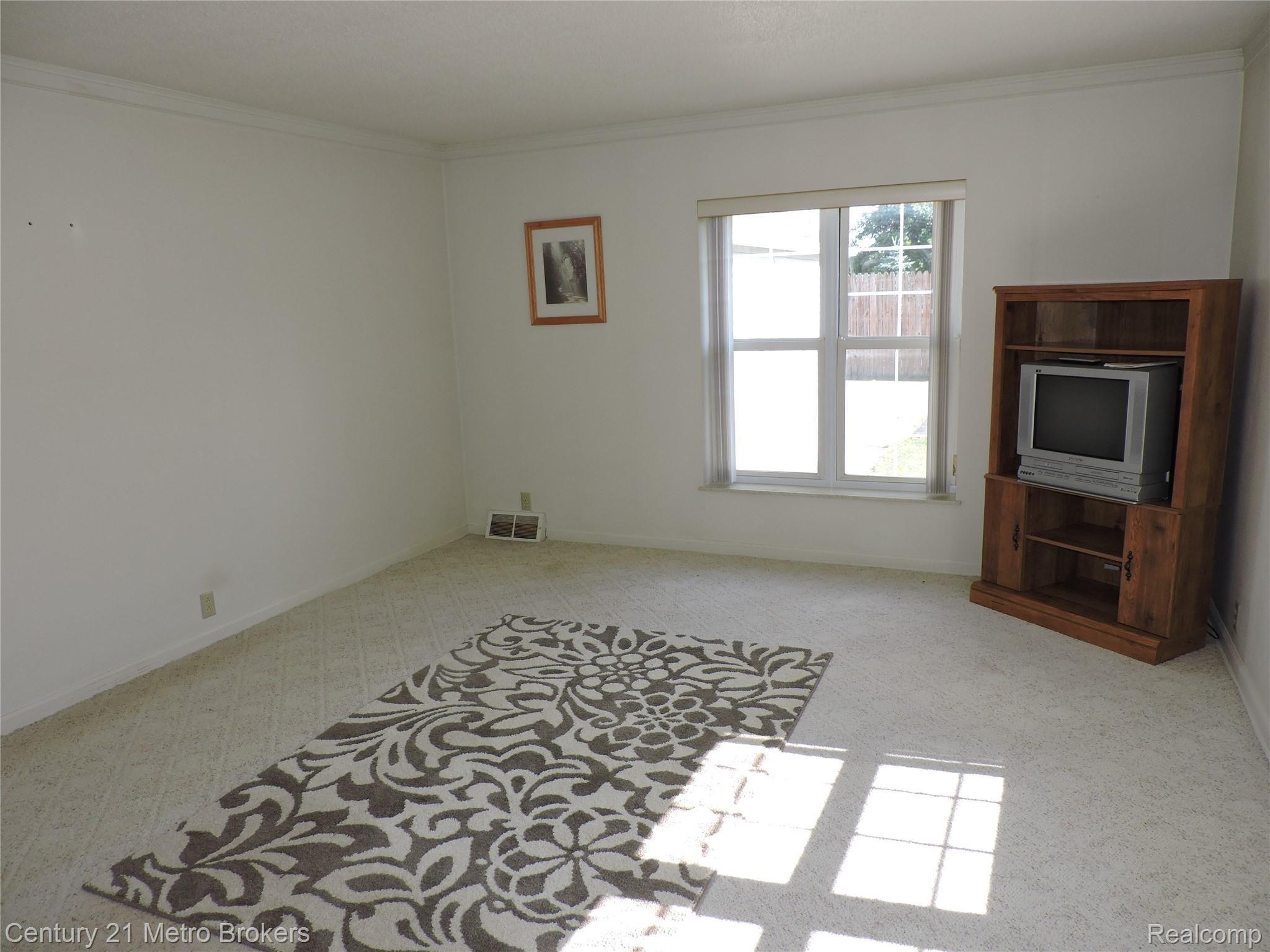 4270 North Irish Road Davison, MI 48423 - Photo 2 of 54 Living Room