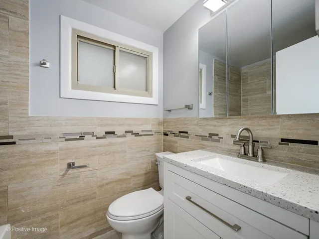 $349,900 | 8944 Skokie Boulevard, Unit B, Skokie, IL 60077