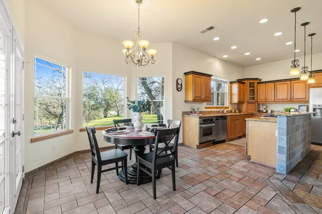 $595,000 | 14860 Oak Knoll Drive, Red Bluff, CA 96080