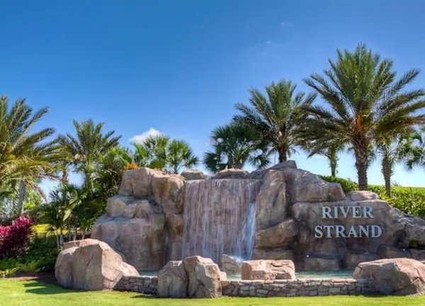 a view of yard with patio