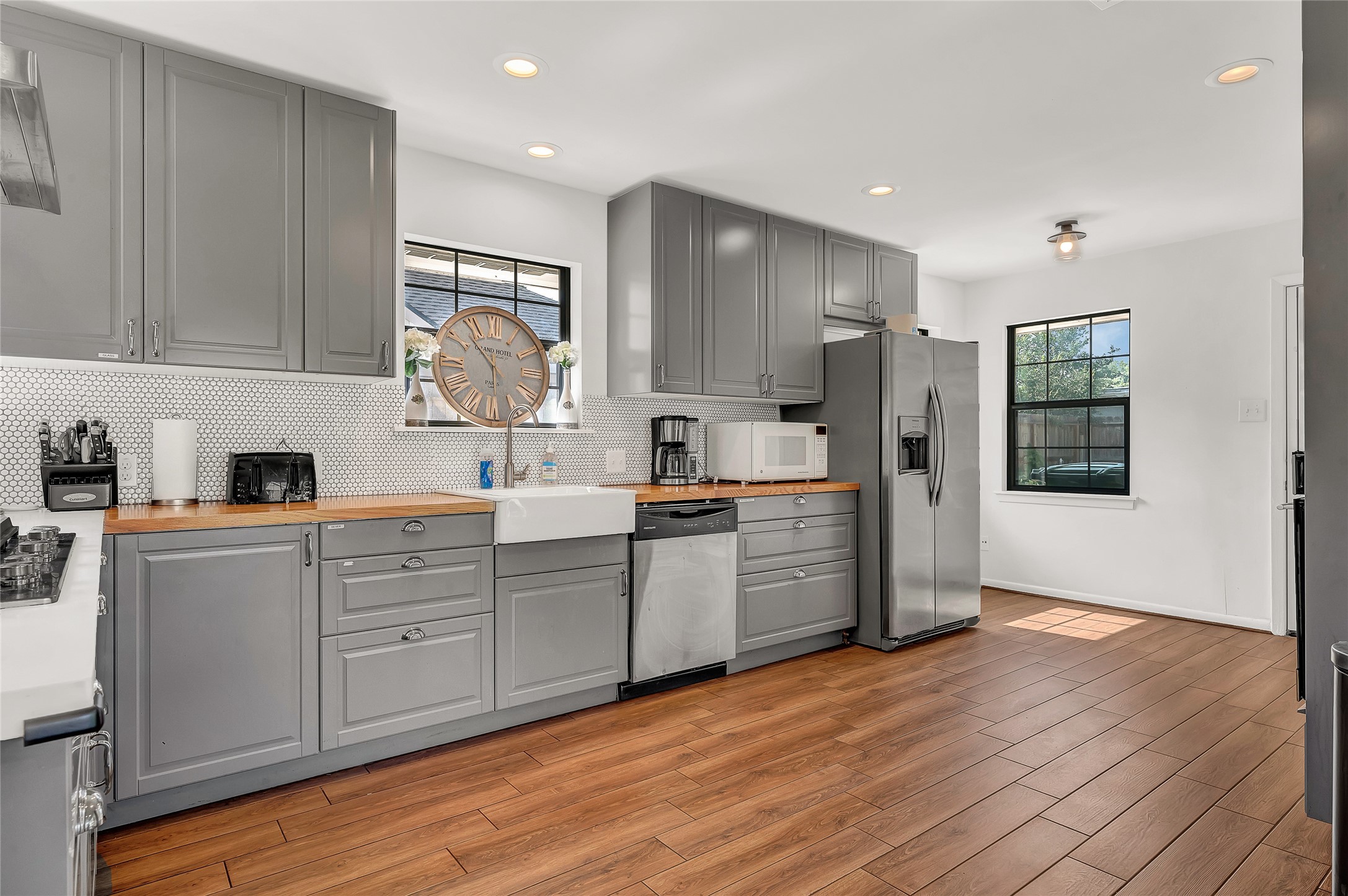 5604 Flack Street Houston, TX 77081 - Photo 4 of 22 large open space, French kitchen
