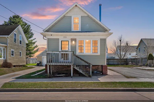 $136,900 | 1313 21st Street, Two Rivers, WI 54241