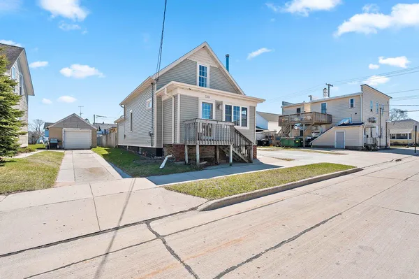 $136,900 | 1313 21st Street, Two Rivers, WI 54241