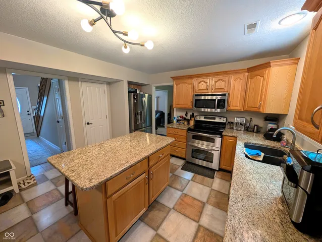 $344,900 | 2879 Prairie Stream Way, Columbus, IN 47203