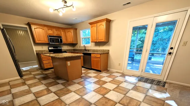 $344,900 | 2879 Prairie Stream Way, Columbus, IN 47203