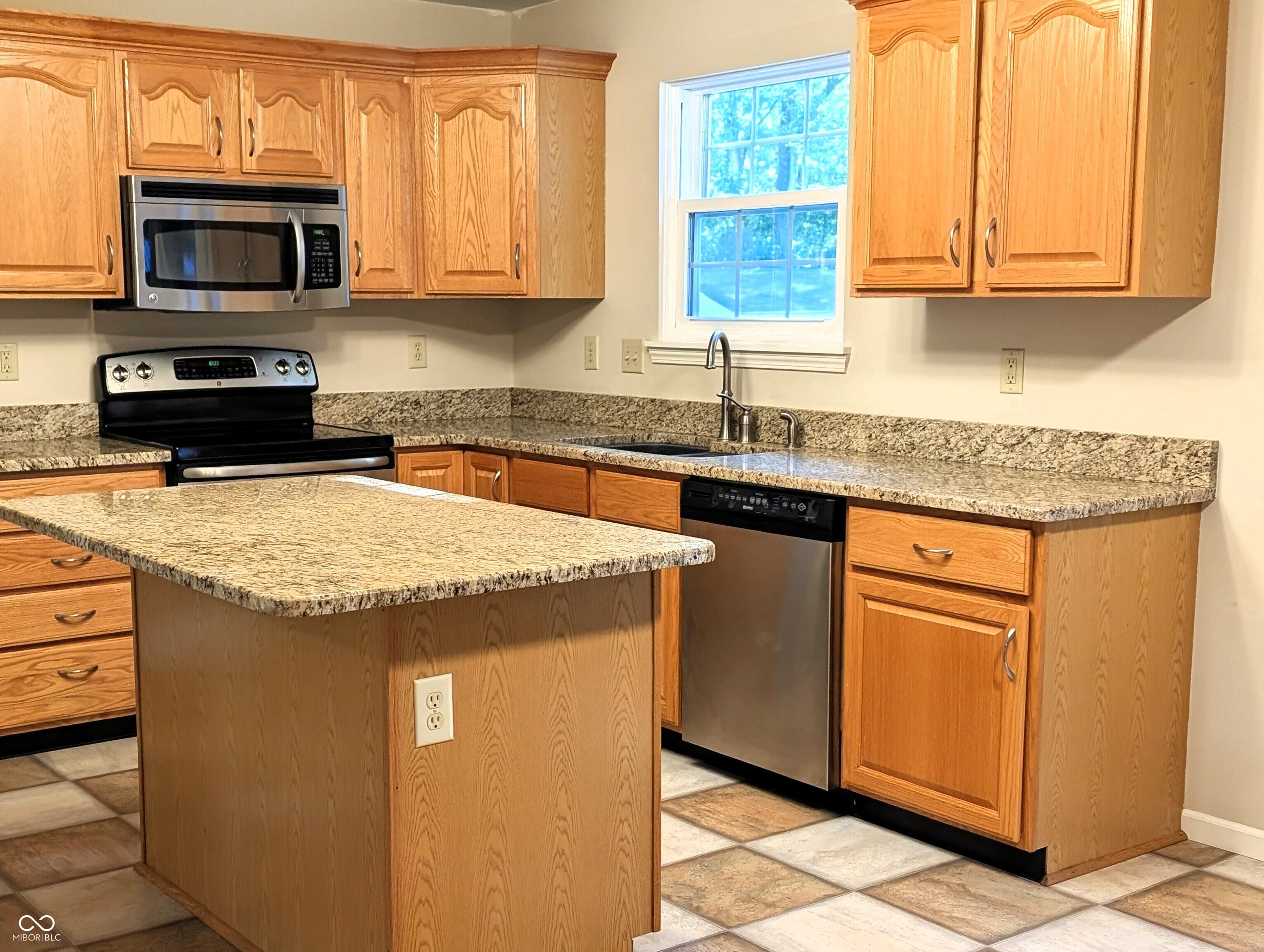 2879 Prairie Stream Way Columbus, IN 47203 - Photo 22 of 55