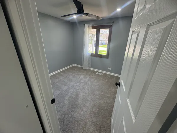 $3,000 | 1310 Somerset Lane, Schaumburg, IL 60193