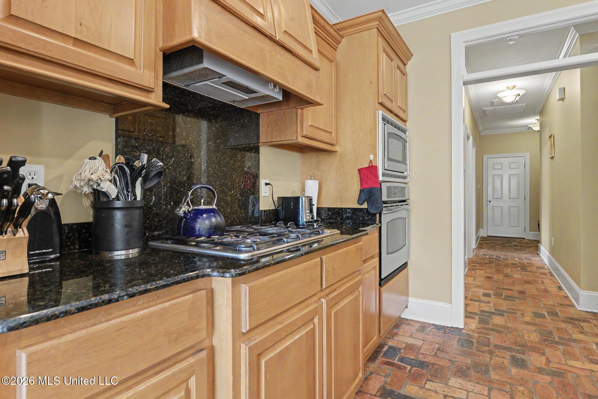 720 Oleander Lane Biloxi, MS 39532 - Photo 10 of 29 010