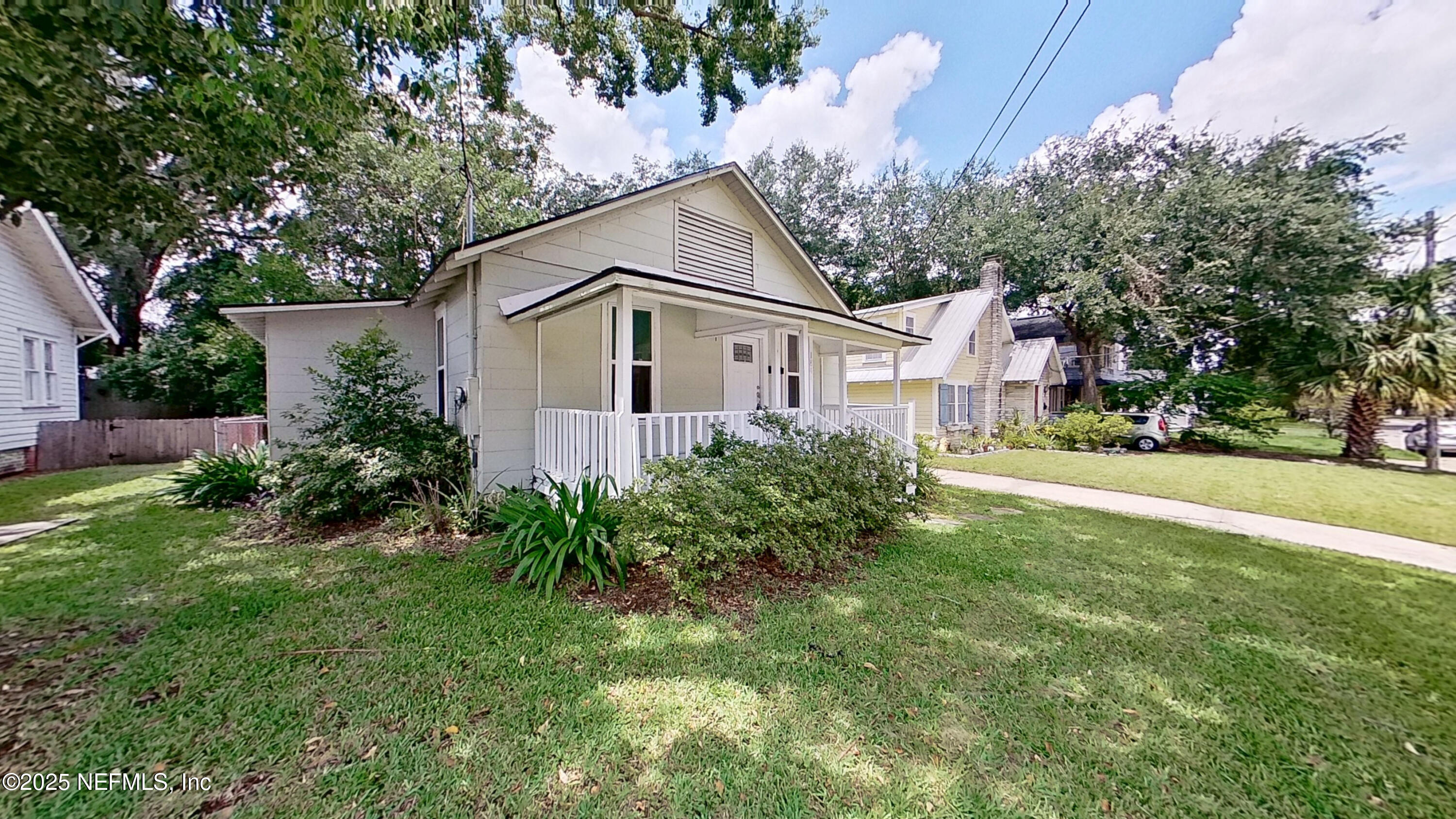 1844 Thacker Avenue Jacksonville, FL 32207 - Photo 3 of 26 08202025_200040