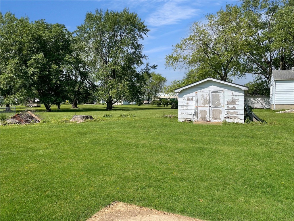 6 South Oakland Road Ashmore, IL 61912 - Photo 7 of 10 Gallery Image 7