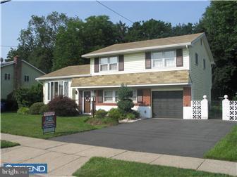 305 Colonial Road Edgewater Park, NJ 08010 - Photo 1 of 12 Exterior Front