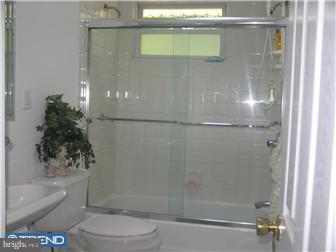 305 Colonial Road Edgewater Park, NJ 08010 - Photo 8 of 12 Bathroom