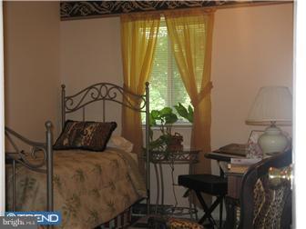 305 Colonial Road Edgewater Park, NJ 08010 - Photo 10 of 12 Bedroom 2