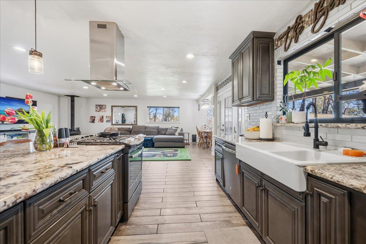 10585 Joeger Road Auburn, CA 95602 - Photo 12 of 35