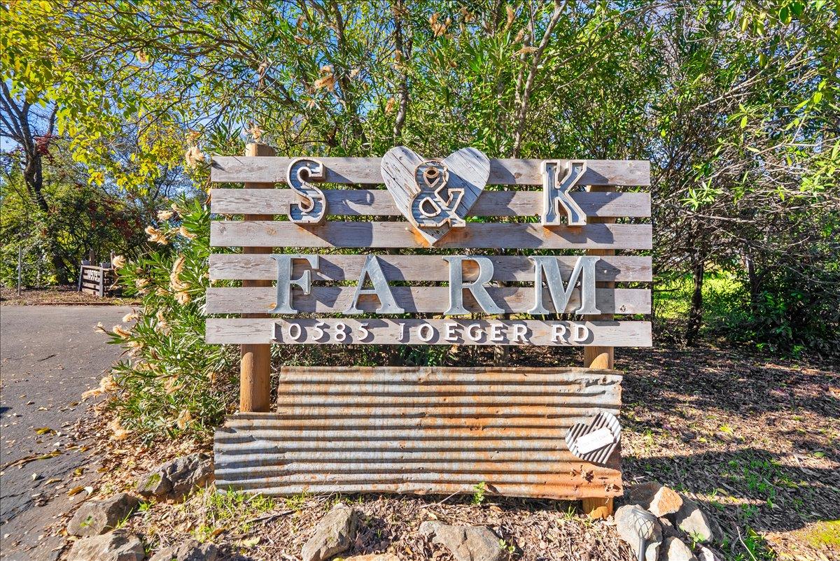 10585 Joeger Road Auburn, CA 95602 - Photo 2 of 35