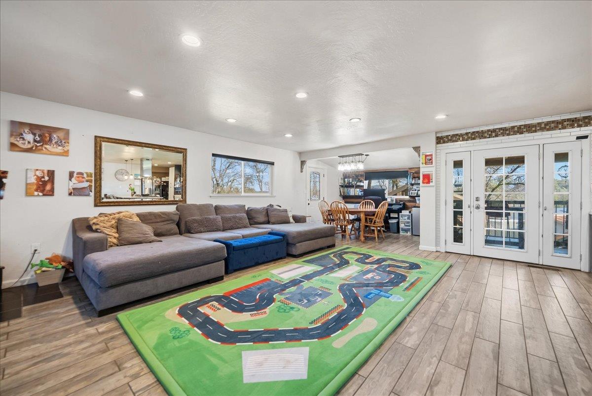 10585 Joeger Road Auburn, CA 95602 - Photo 8 of 35