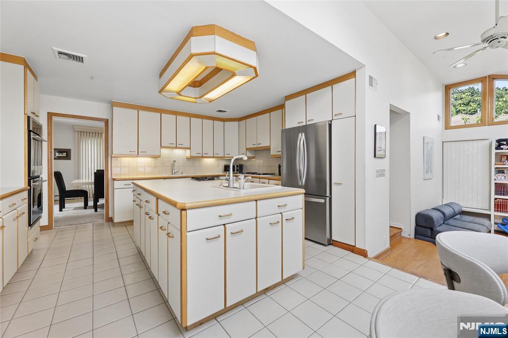 585 Churchill Road Teaneck, NJ 07666 - Photo 11 of 36 Gallery Image 11